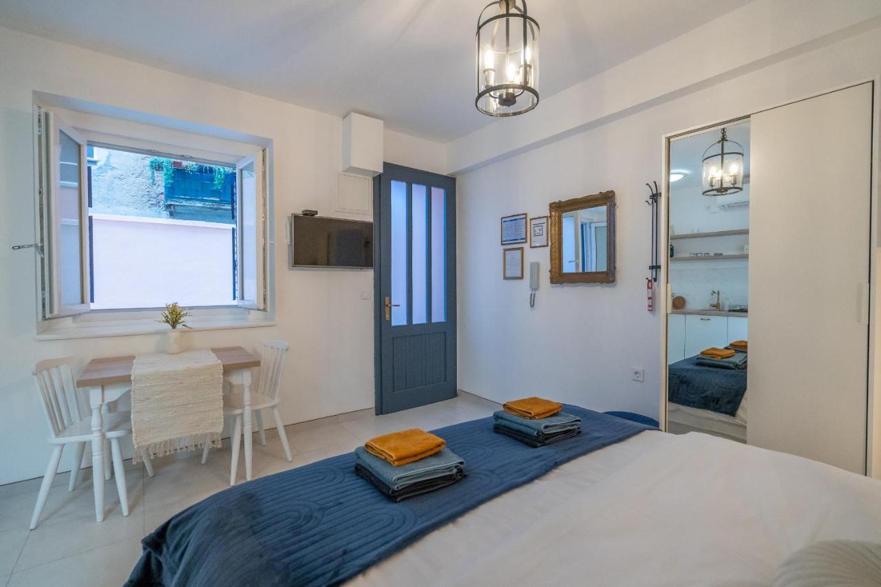 Starry Night Studio Apartment Rijeka Ngoại thất bức ảnh
